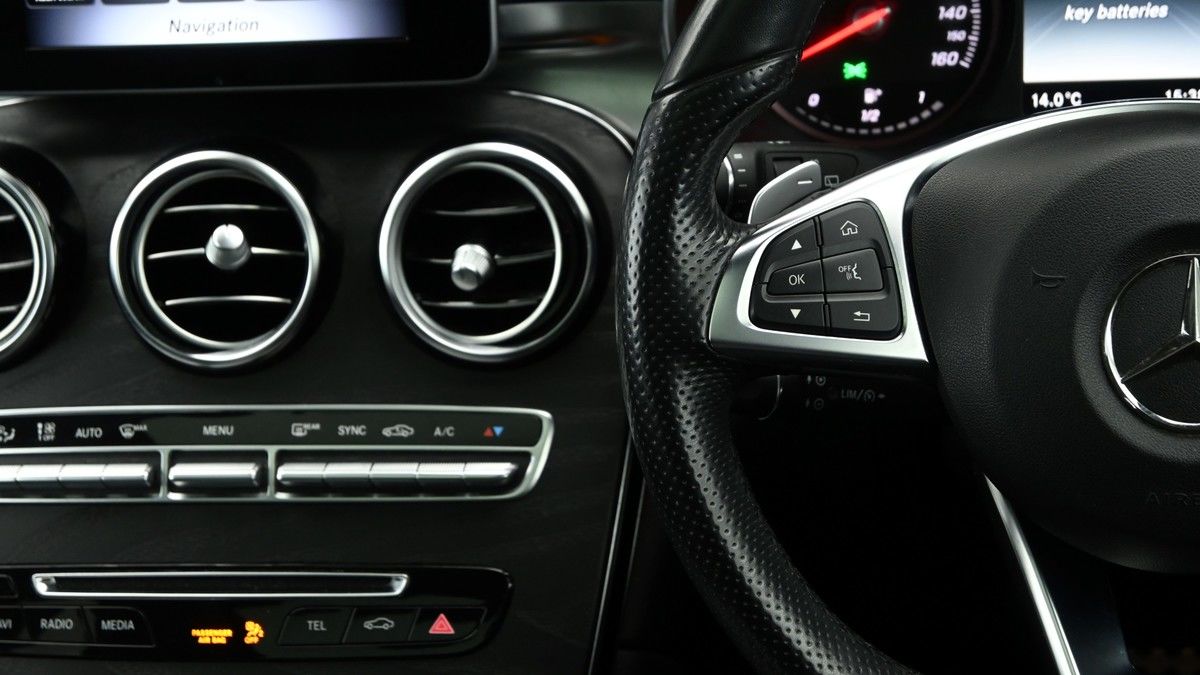 Mercedes-Benz GLC Image 15