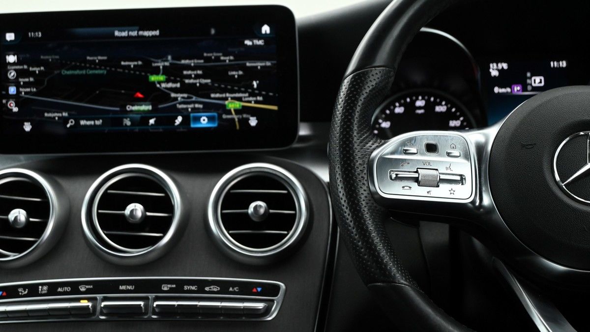 Mercedes-Benz GLC Image 14