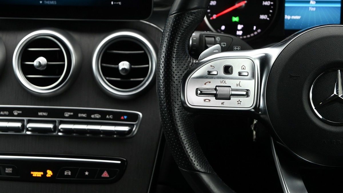 Mercedes-Benz GLC Image 15