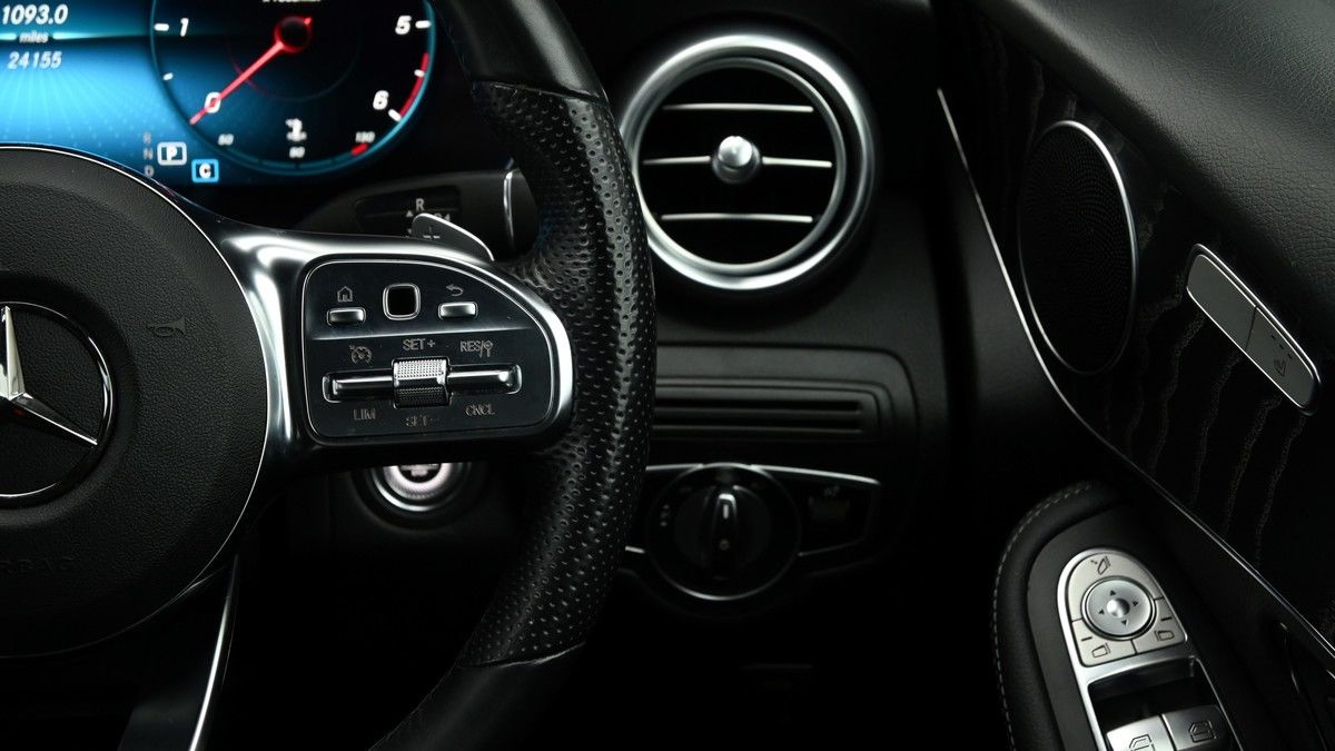 Mercedes-Benz GLC Image 16