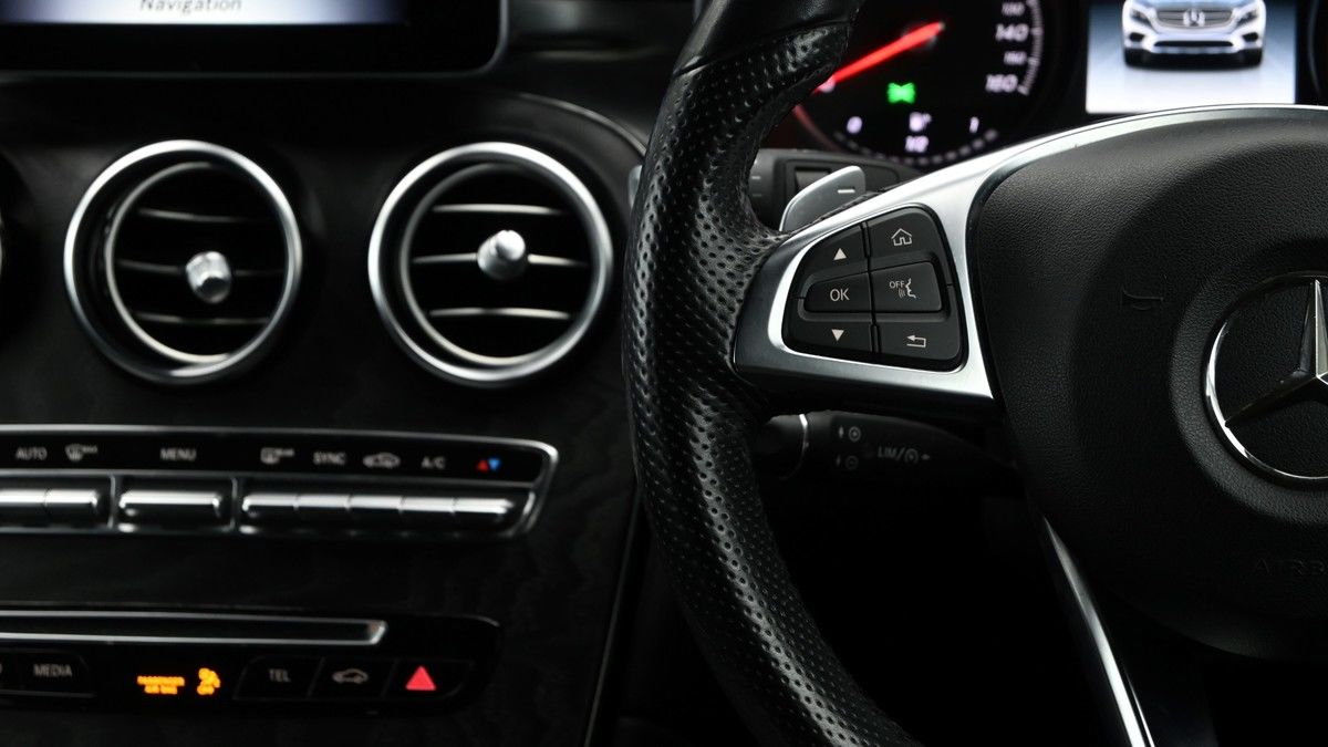 Mercedes-Benz GLC Image 15