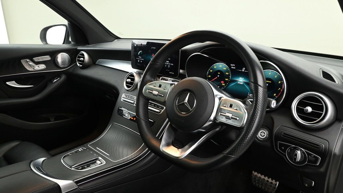 More views of Mercedes-Benz GLC