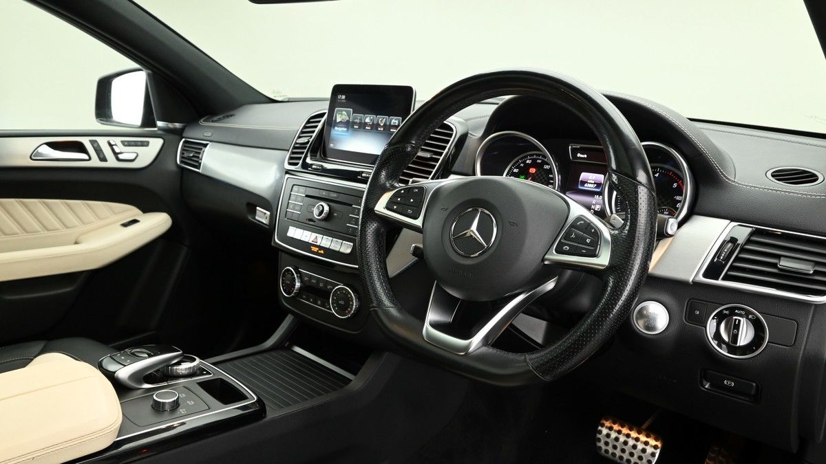 Mercedes-Benz GLE Image 3