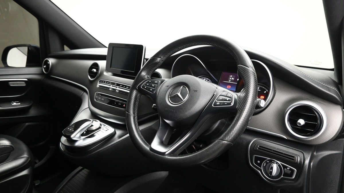 Mercedes-Benz V Class Image 4