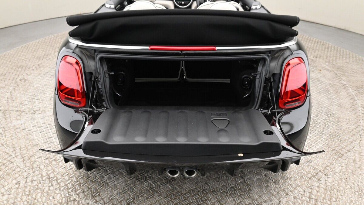 MINI Convertible Image 19