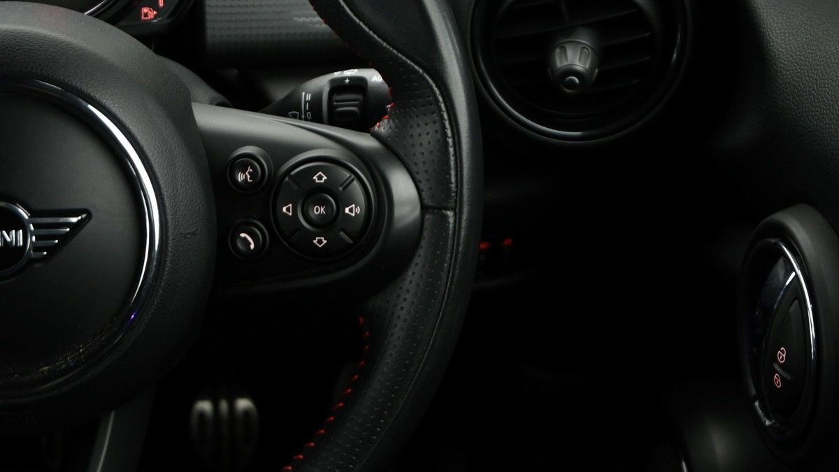 MINI Hatch Image 16