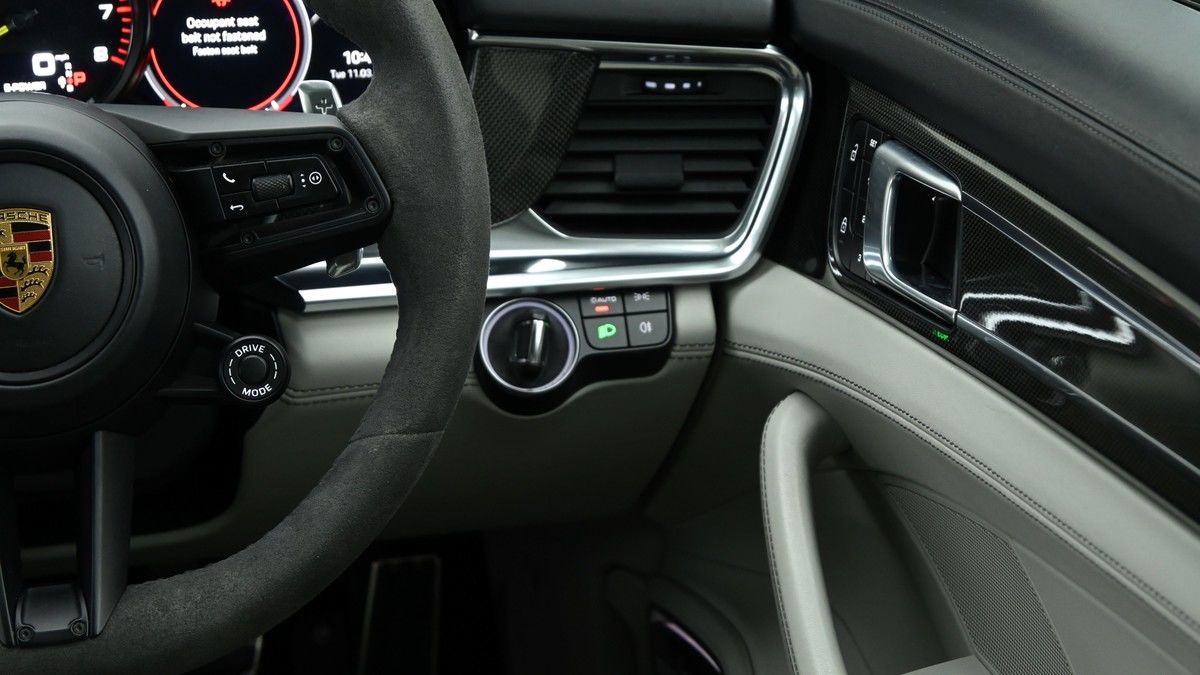 Porsche Panamera Image 16