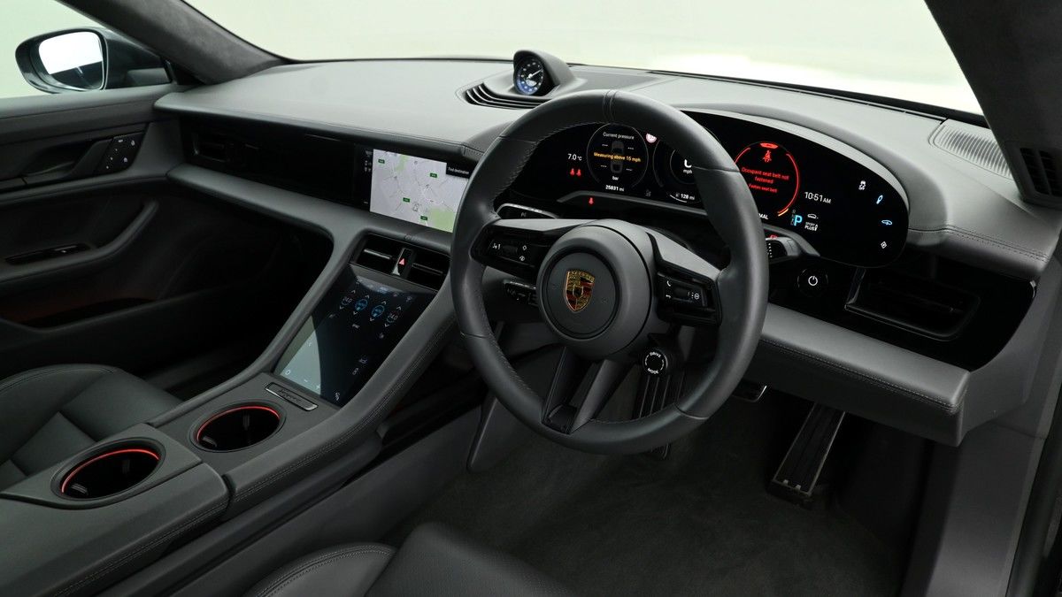 Porsche Taycan Image 3