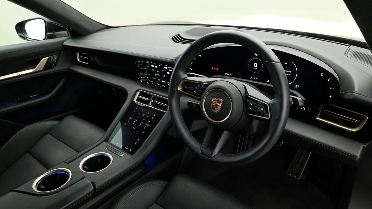 Porsche Taycan Image 3