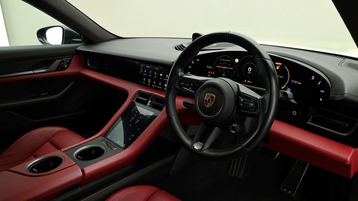 Porsche Taycan Image 3