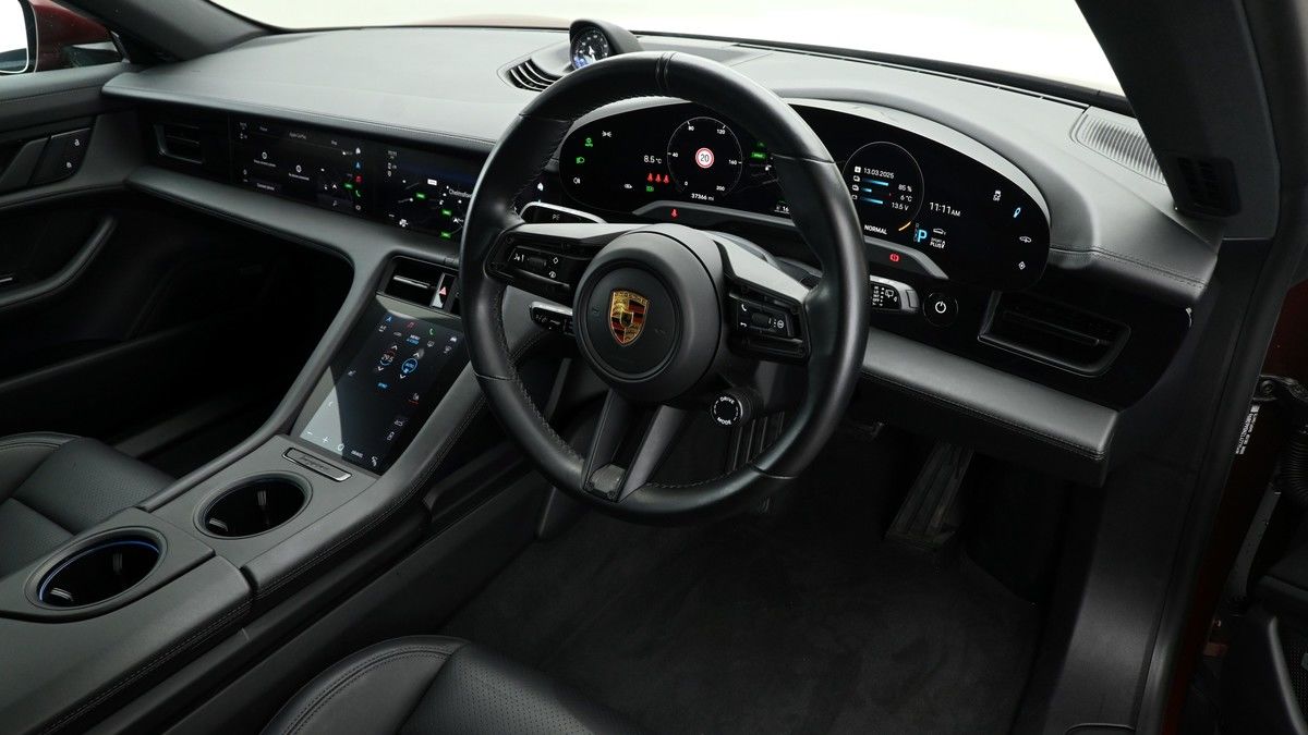 Porsche Taycan Image 3