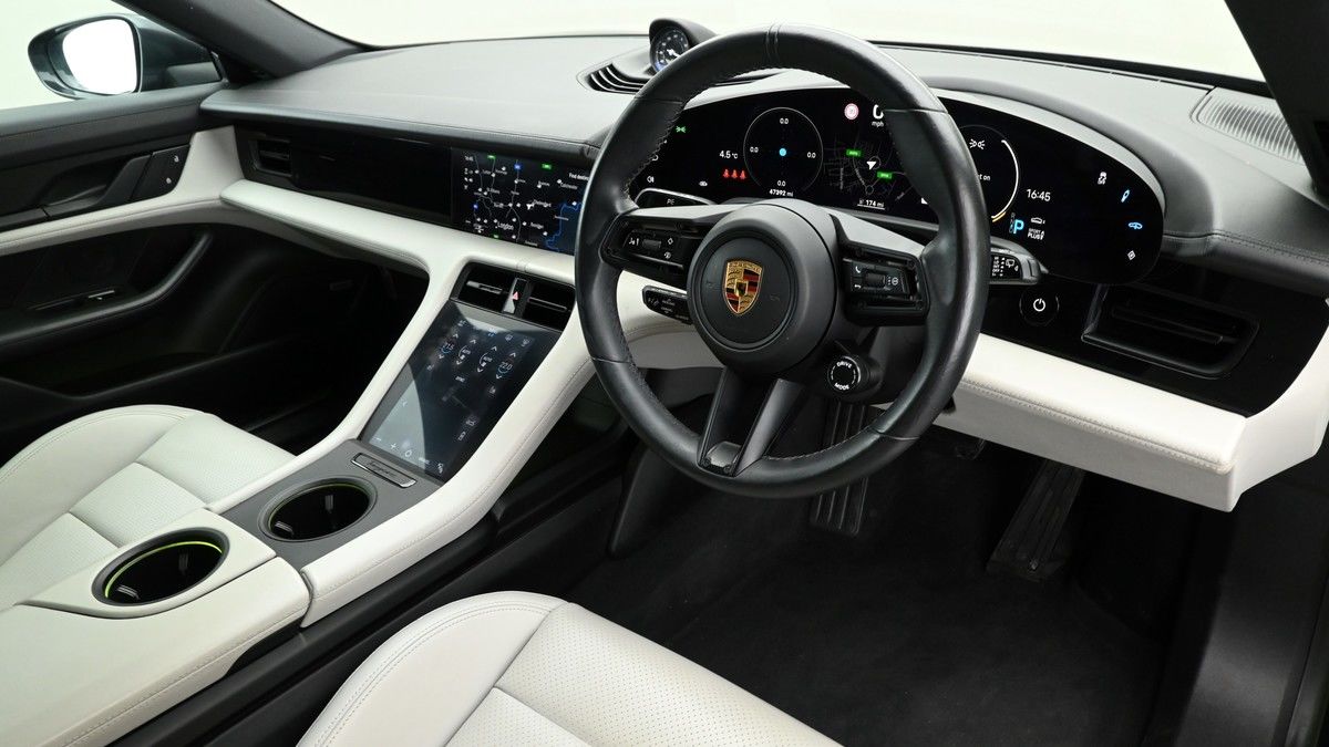 Porsche Taycan Image 3