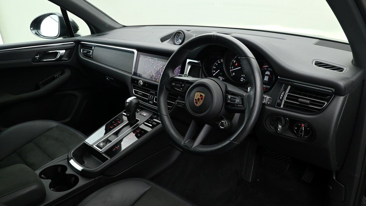 Porsche Macan Image 3