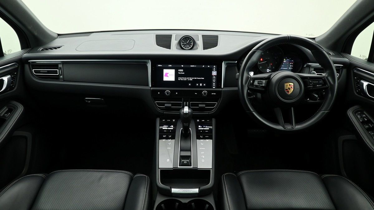 Porsche Macan Image 14