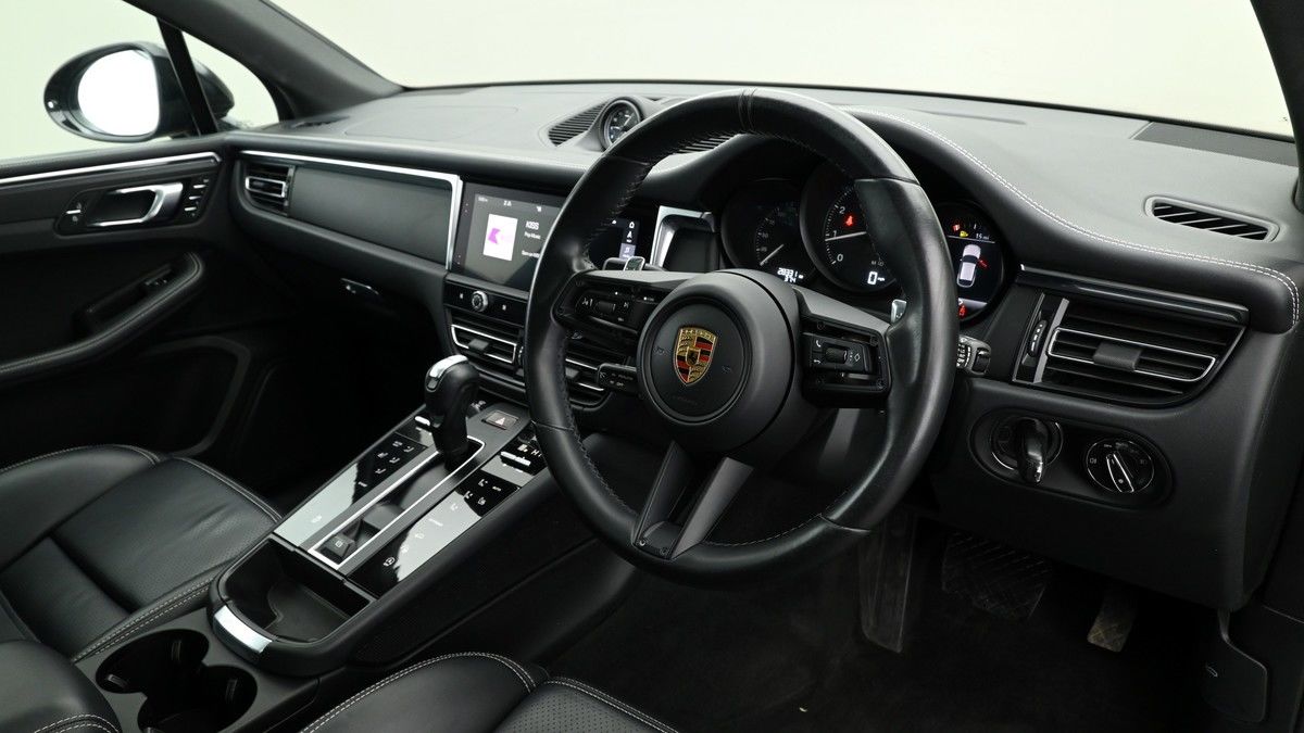 Porsche Macan Image 3