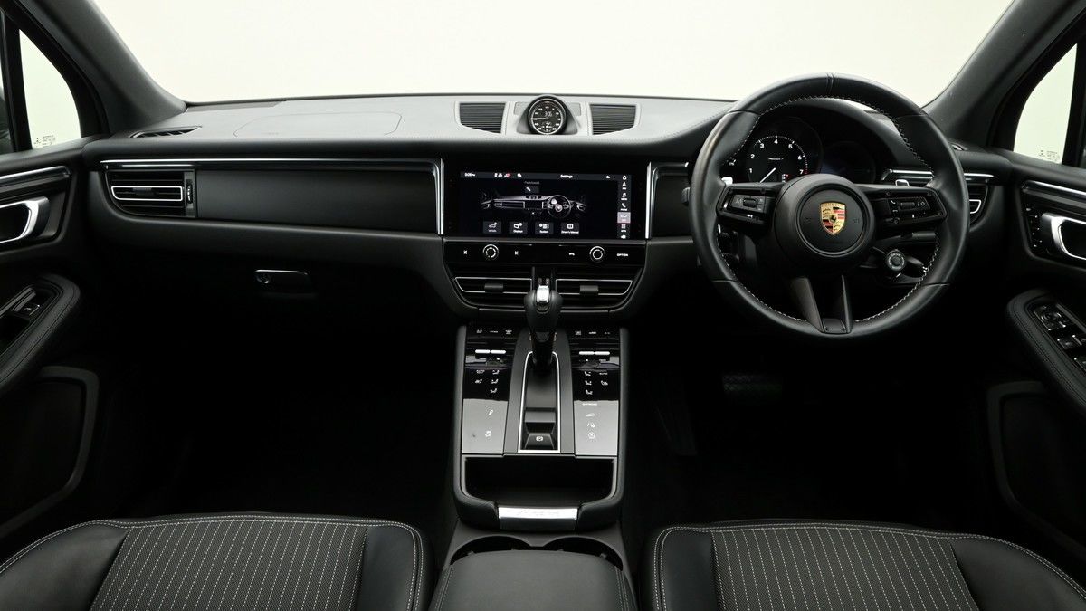 Porsche Macan Image 14