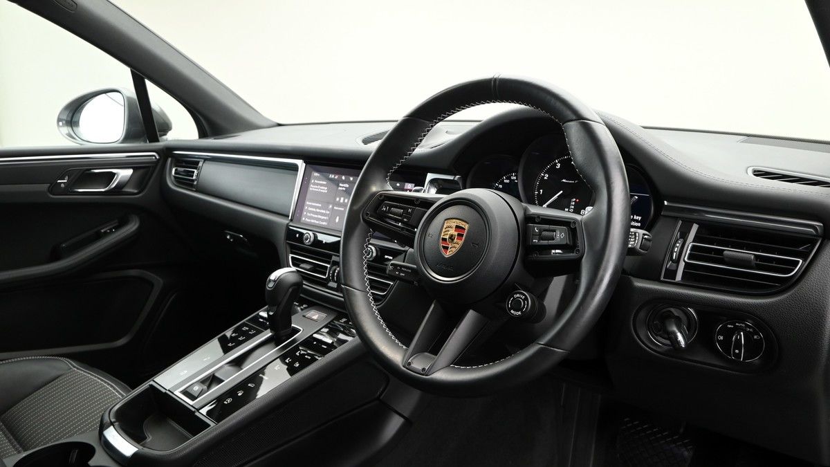 Porsche Macan Image 3