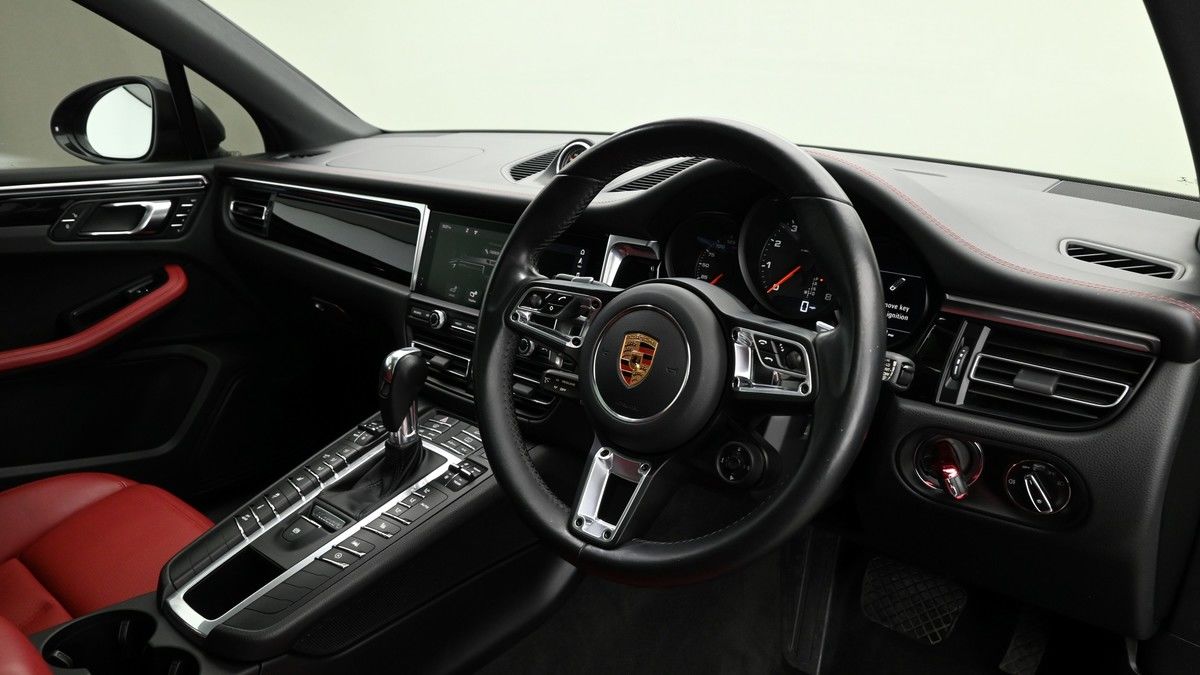 Porsche Macan Image 3