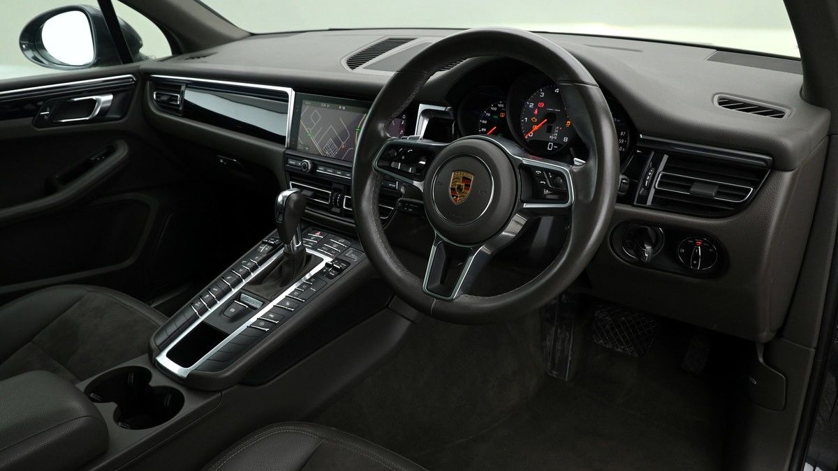 Porsche Macan Image 3