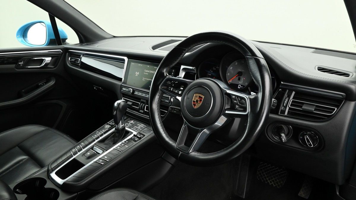 Porsche Macan Image 3