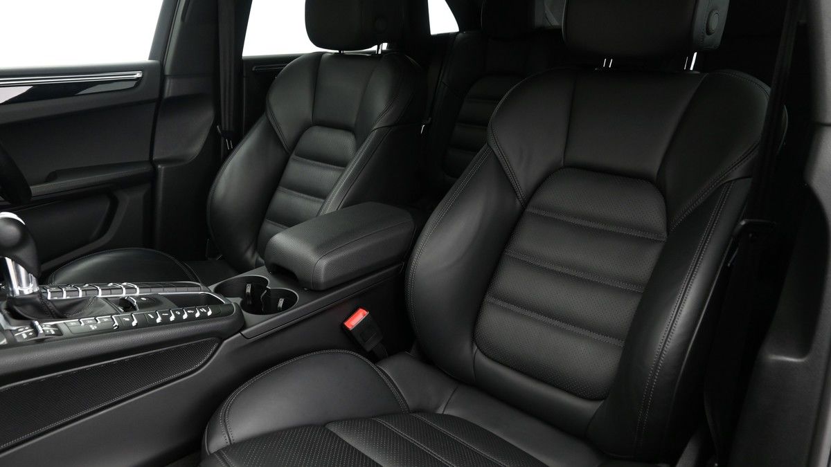 Porsche Macan Image 4