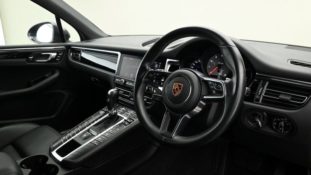 Porsche Macan Image 3