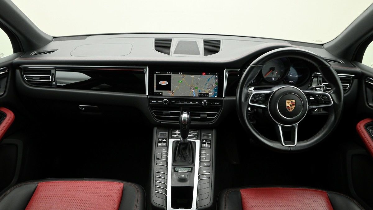 Porsche Macan Image 11