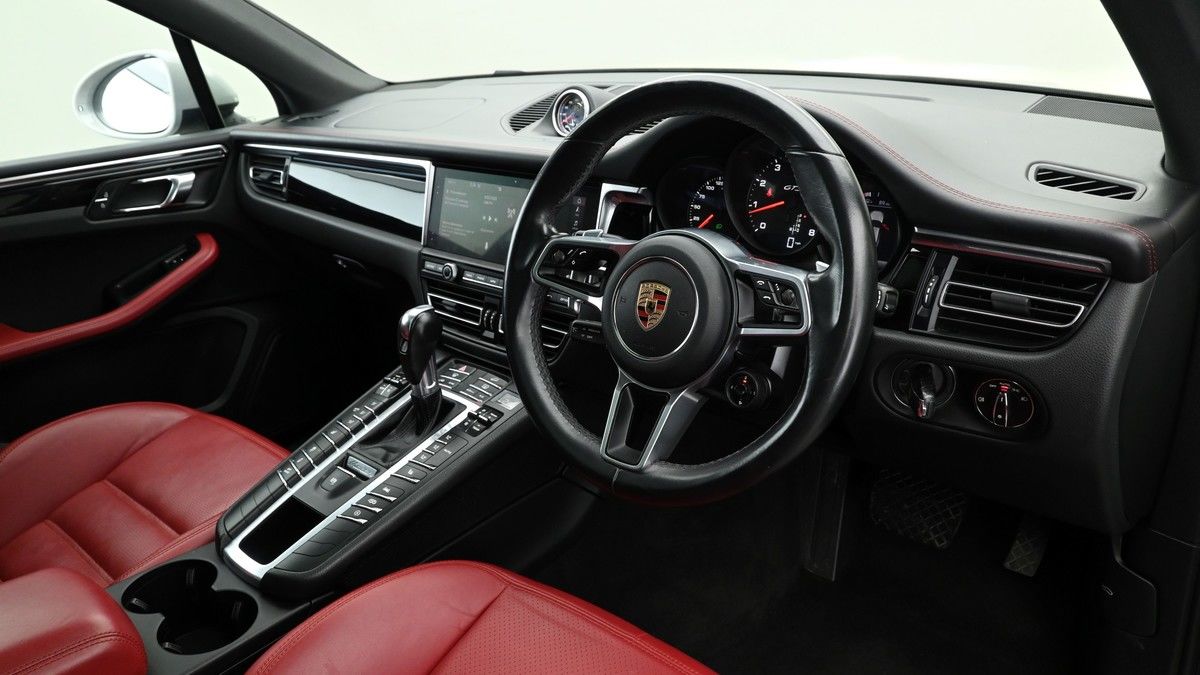 Porsche Macan Image 3