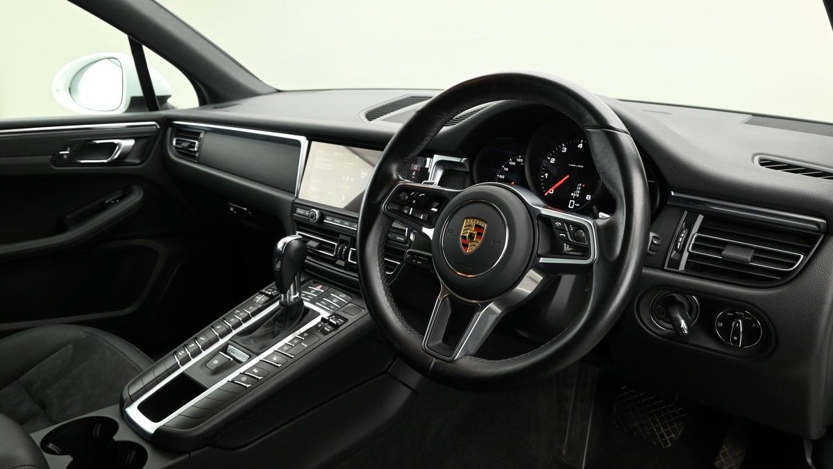 Porsche Macan Image 3