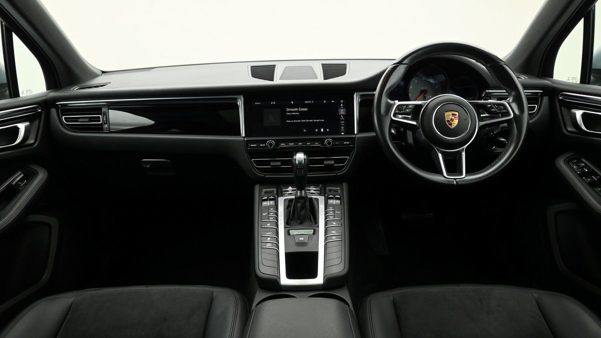 Porsche Macan Image 14