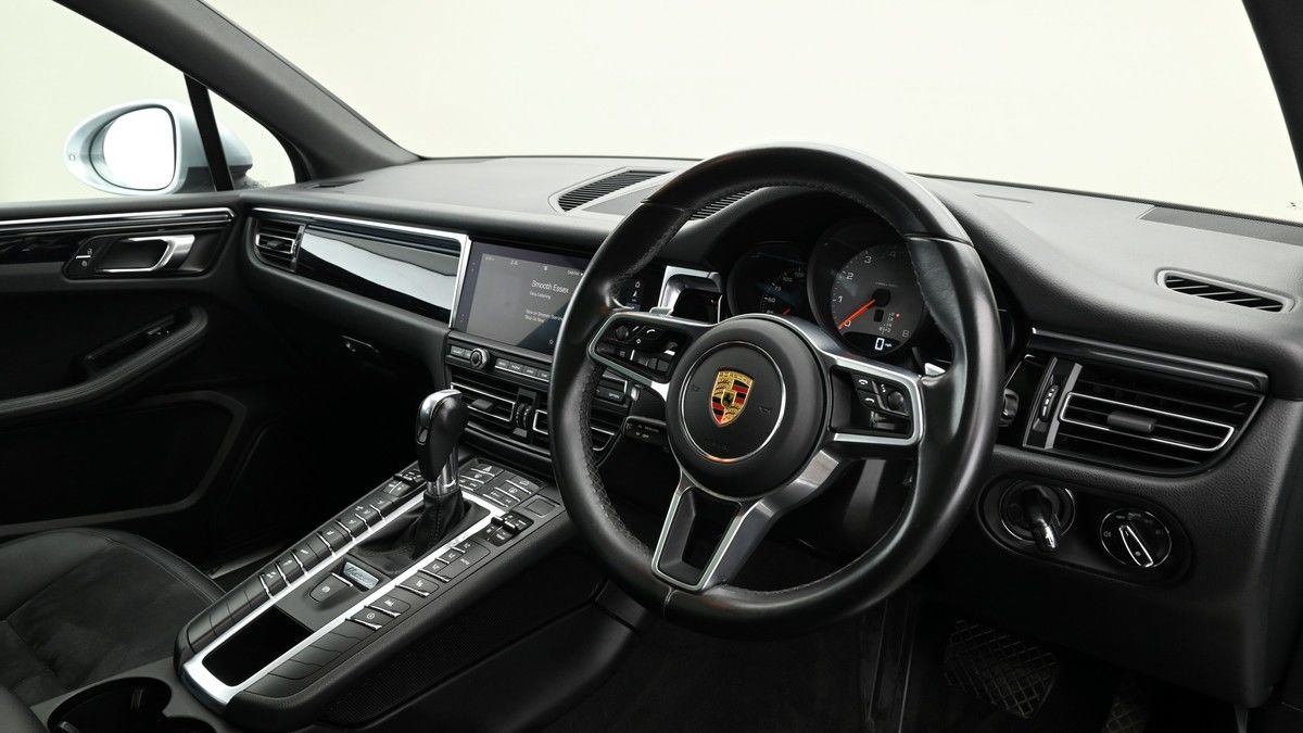 More views of Porsche Macan