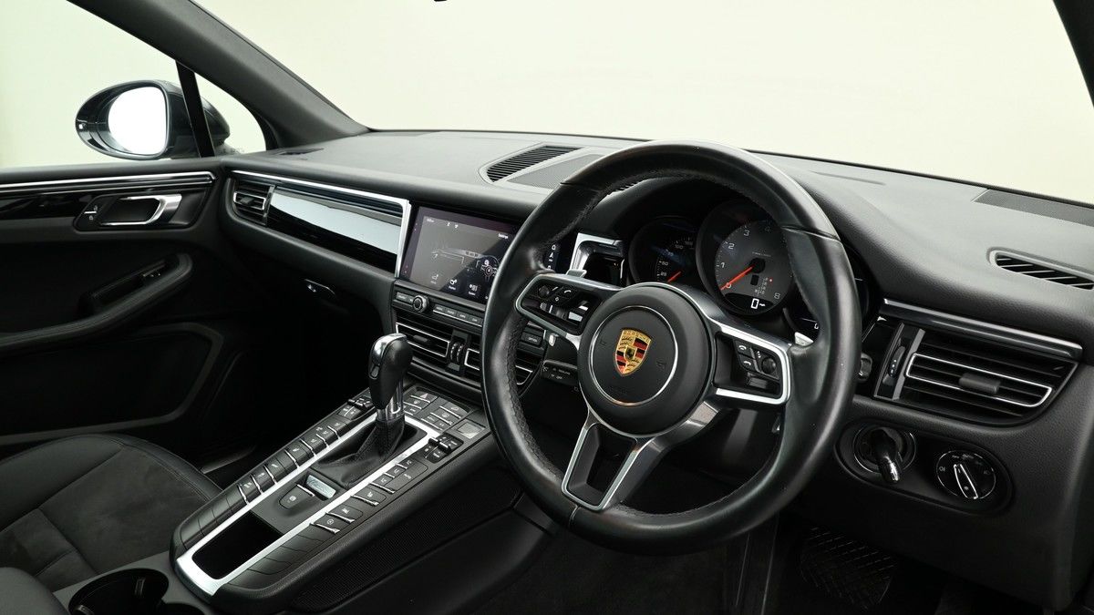 Porsche Macan Image 3