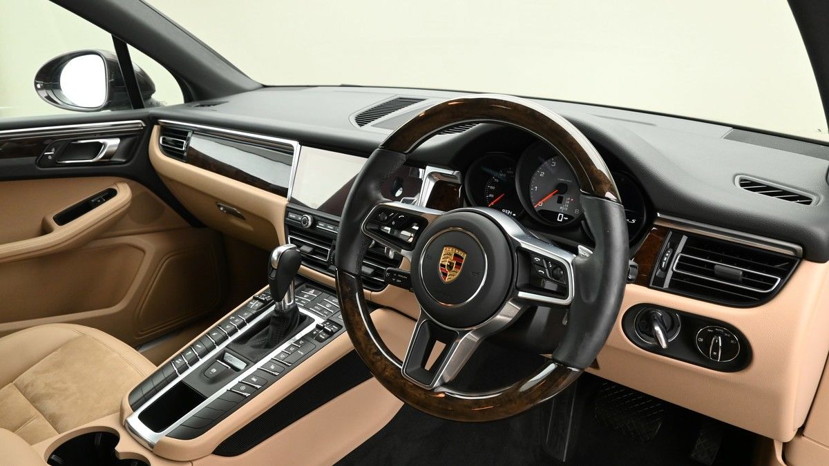 Porsche Macan Image 3