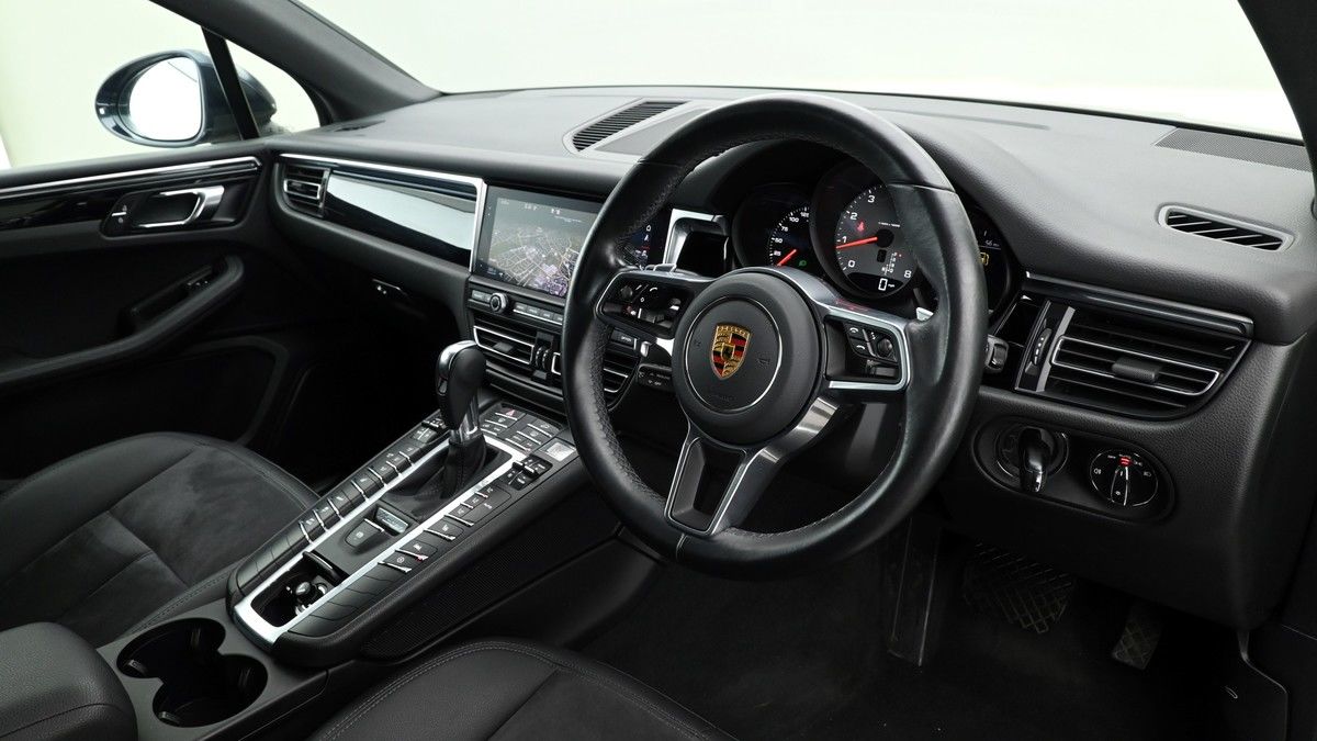 Porsche Macan Image 3