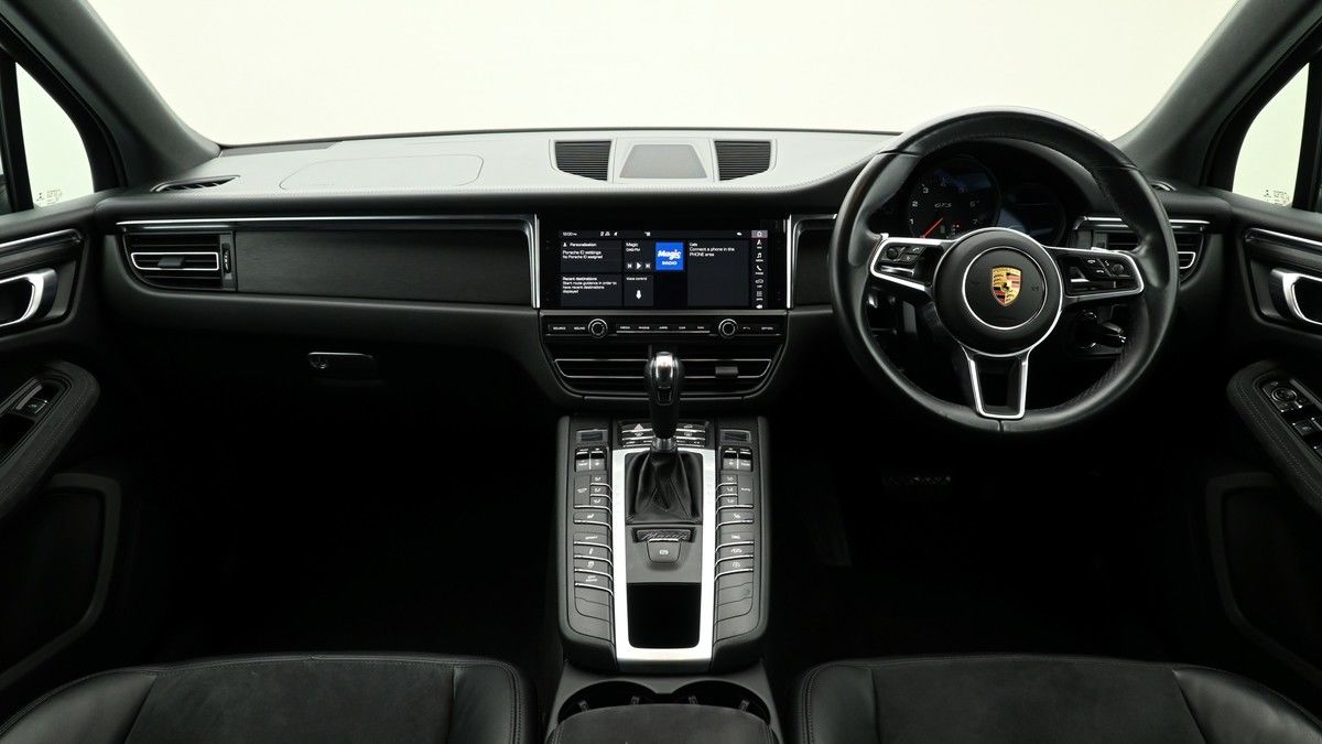 Porsche Macan Image 14