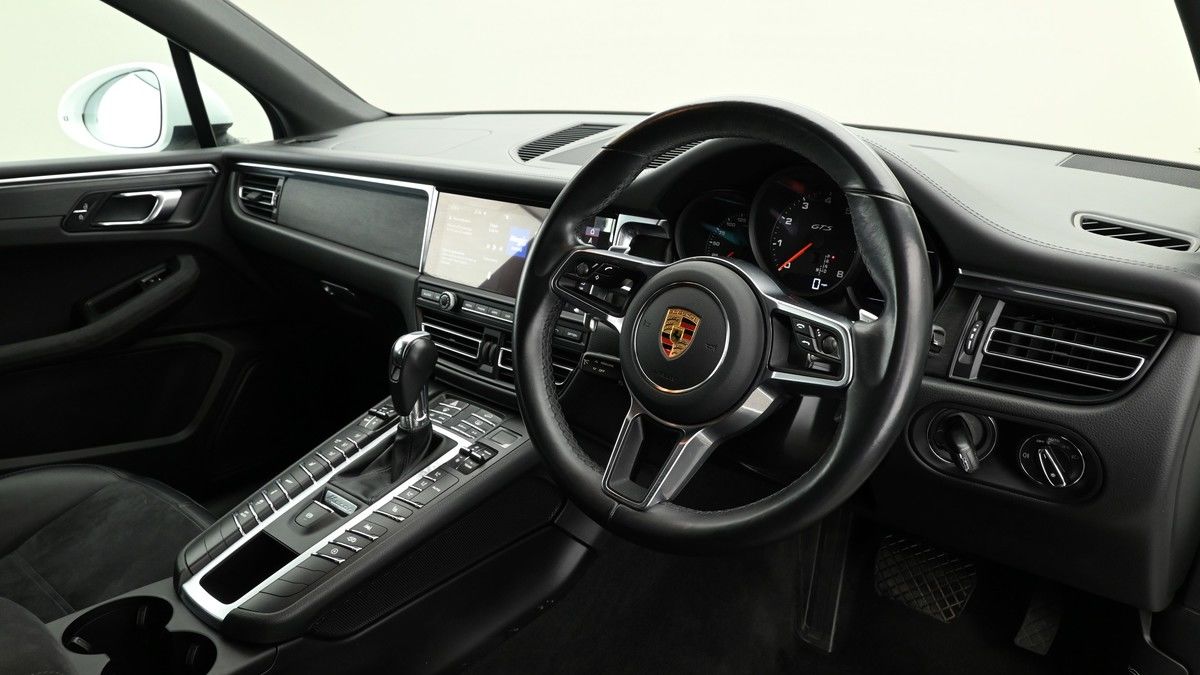 Porsche Macan Image 3