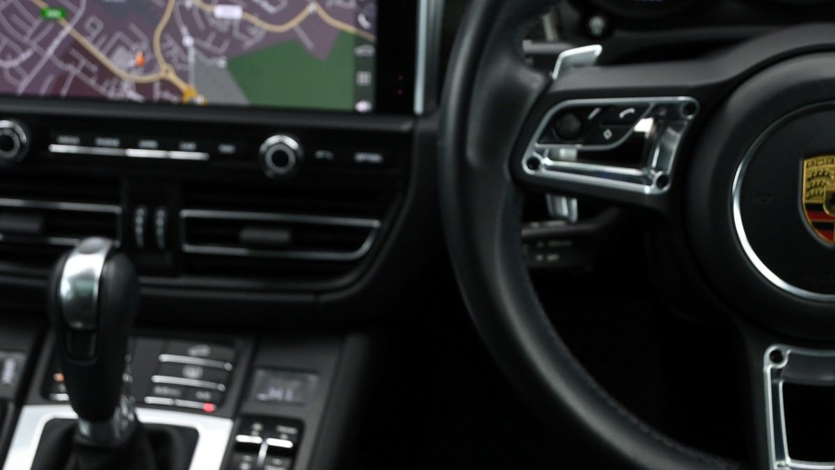 Porsche Macan Image 15