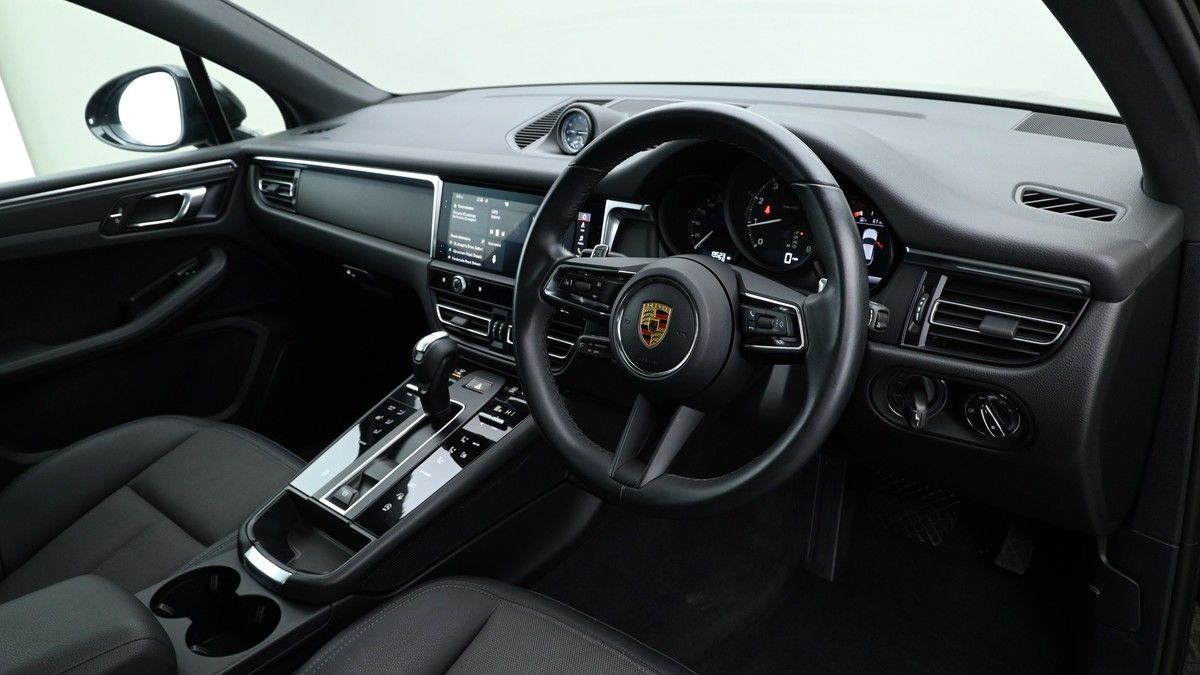 Porsche Macan Image 3