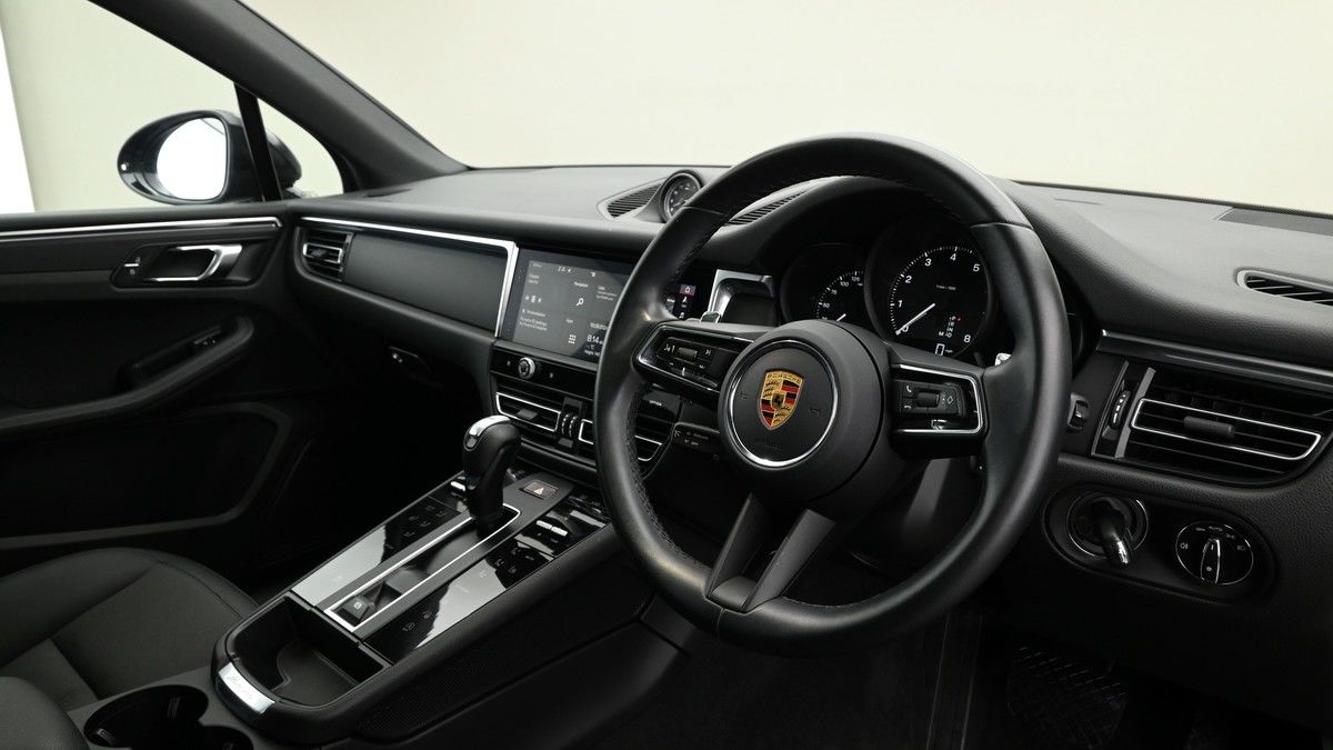 Porsche Macan Image 3