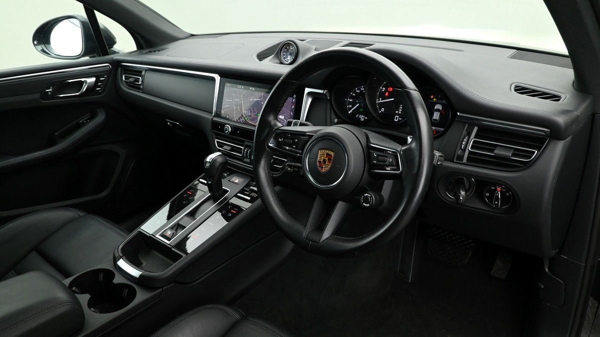 Porsche Macan Image 3