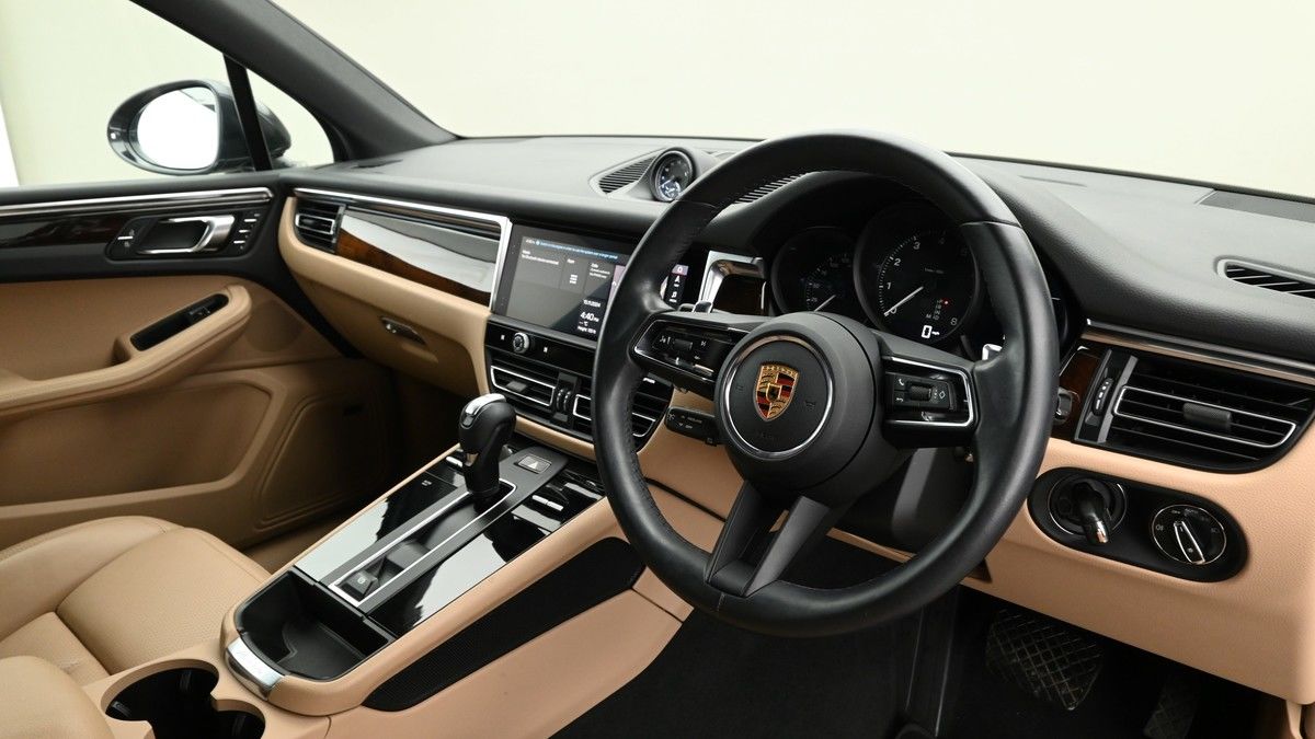 Porsche Macan Image 3