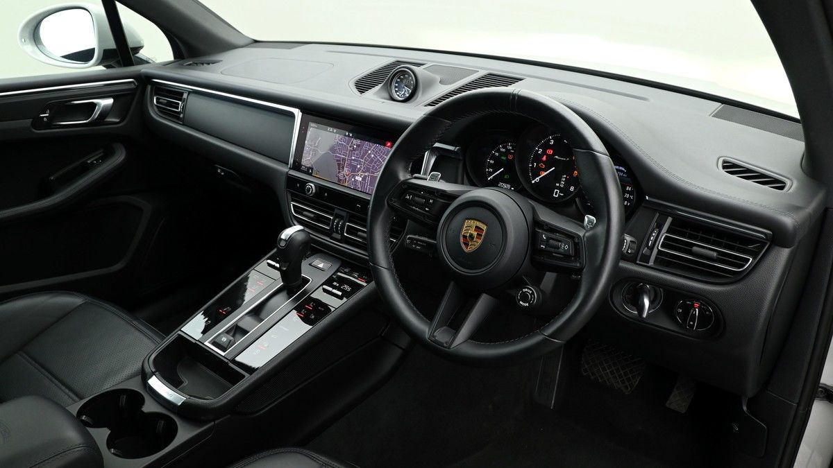 Porsche Macan Image 3