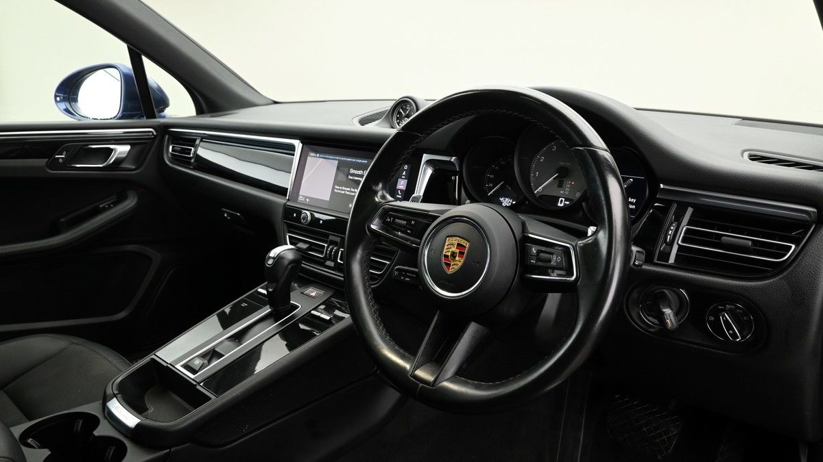 More views of Porsche Macan