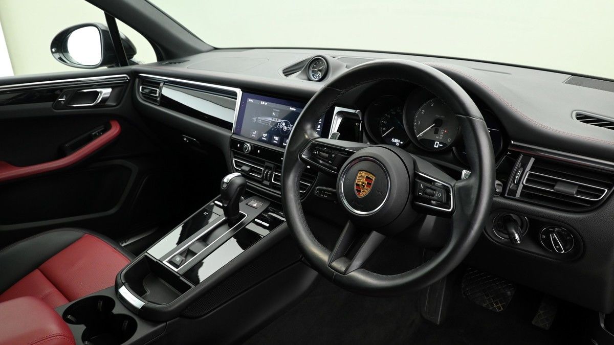 Porsche Macan Image 3