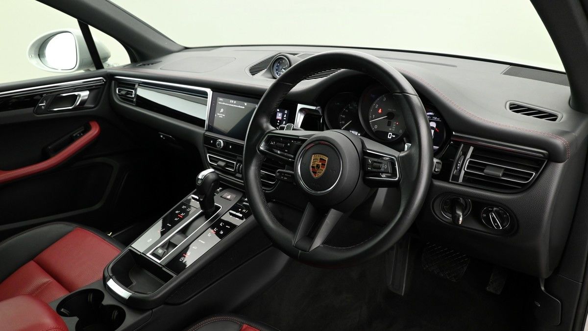 Porsche Macan Image 3