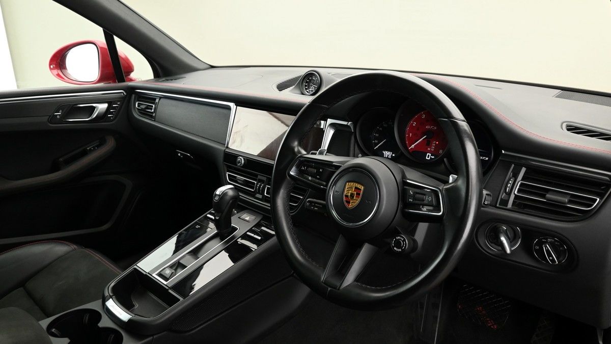 Porsche Macan Image 3