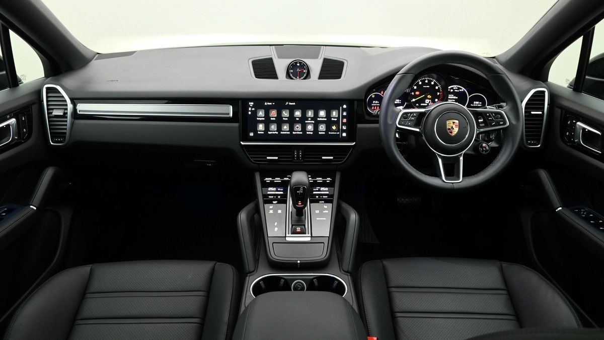 Porsche Cayenne Image 14