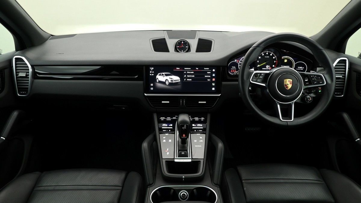 Porsche Cayenne Image 14