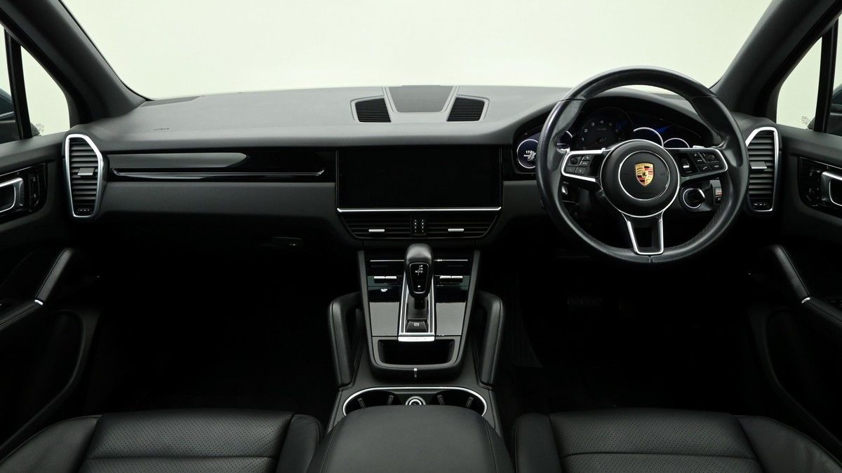 Porsche Cayenne Image 14