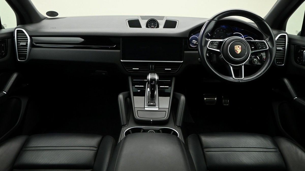 Porsche Cayenne Image 14